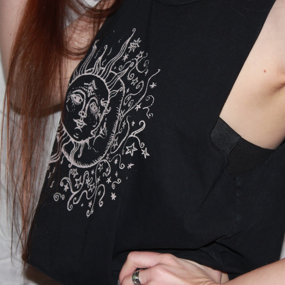 Sun & Moon Tanktop - Picture 6 of 9